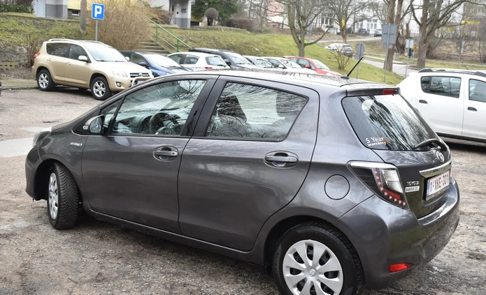 Toyota Yaris cena 33900 przebieg: 240000, rok produkcji 2013 z Gdańsk małe 79